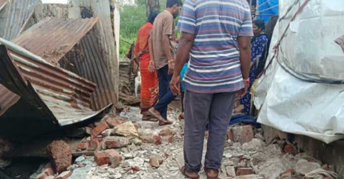 Bidar: Girl dies after wall collapses due to heavy rain