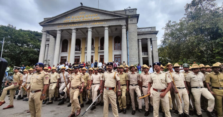 “ಬೆಂಗಳೂರಲ್ಲಿ ಬಂದ್ ಸಂಪೂರ್ಣ ಶಾಂತಿಯುತವಾಗಿದೆ” “ಬೆಂಗಳೂರಲ್ಲಿ ಬಂದ್ ಸಂಪೂರ್ಣ ಶಾಂತಿಯುತವಾಗಿದೆ”