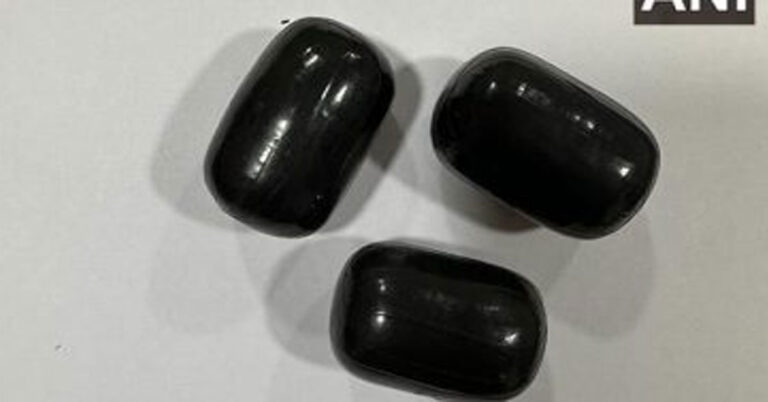 ಪ್ರಯಾಣಿಕನ ಗುದನಾಳದಲ್ಲಿತ್ತು ಚಿನ್ನದ ಬಾರ್..!