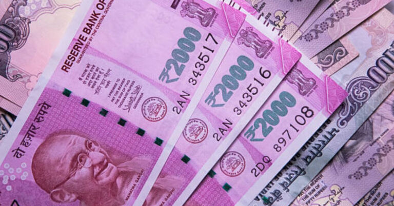2000 ರೂ. ಮುಖಬೆಲೆಯ ನೋಟು ಬದಲಾವಣೆಗೆ ಇಂದೇ ಕೊನೆ ದಿನ 2000 ರೂ. ಮುಖಬೆಲೆಯ ನೋಟು ಬದಲಾವಣೆಗೆ ಇಂದೇ ಕೊನೆ ದಿನ