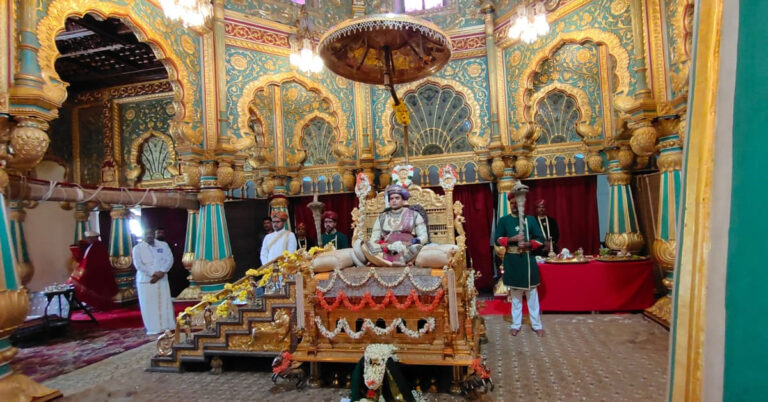 ಮೈಸೂರು ಅರಮನೆಯಲ್ಲಿ ಖಾಸಗಿ ದರ್ಬಾರ್ ಆರಂಭ