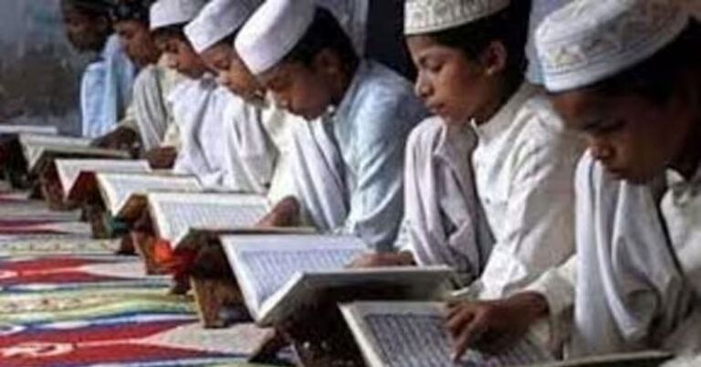 ನೋಂದಣಿ ಮಾಡಿಸಿಕೊಳ್ಳದ ಮದರಸಾಗಳಿಗೆ ನೋಟಿಸ್, ದಿನಕ್ಕೆ 10,000 ರೂ. ದಂಡ