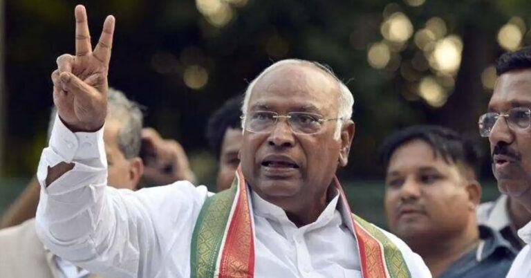 ಬಹುಮತ ಪಡೆದು ಇಂಡಿ ಒಕ್ಕೂಟದಿಂದ ಸರ್ಕಾರ ರಚಿಸುವುದು ‘ಗ್ಯಾರಂಟಿ’ : ಖರ್ಗೆ ಭವಿಷ್ಯ ಬಹುಮತ ಪಡೆದು ಇಂಡಿ ಒಕ್ಕೂಟದಿಂದ ಸರ್ಕಾರ ರಚಿಸುವುದು ‘ಗ್ಯಾರಂಟಿ’ : ಖರ್ಗೆ ಭವಿಷ್ಯ
