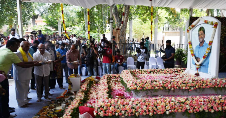 ನಗುಮುಖದ`ಅರಸ’ನ 2ನೇ ಪುಣ್ಯಸ್ಮರಣೆಗೆ ಹರಿದು ಬಂದ ಅಭಿಮಾನಿ ಸಾಗರ