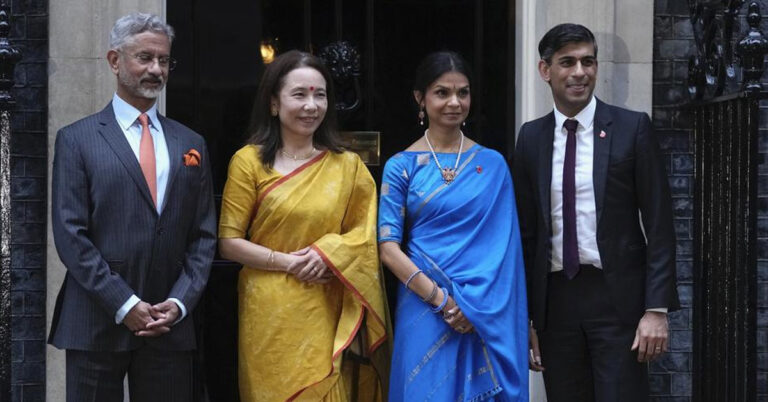 ರಿಷಿ ಸುನಕ್ ದಂಪತಿ ಜೊತೆ ಜೈಶಂಕರ್ ದಂಪತಿ ದೀಪಾವಳಿ ಸಂಭ್ರಮ