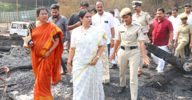 ಉಡುಪಿ ನಾಲ್ವರ ಹತ್ಯೆ ಪ್ರಕರಣ: ಕುಟುಂಬಕ್ಕೆ ಸಾಂತ್ವಾನ ಹೇಳಿದ ಲಕ್ಷ್ಮೀ ಹೆಬ್ಬಾಳ್ಕರ್