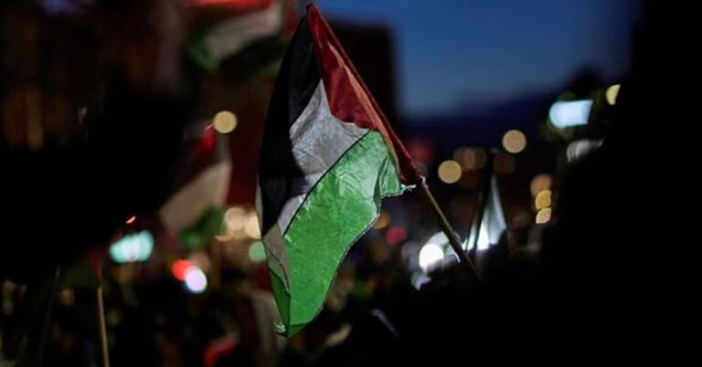 ಪಾಕ್-ಬಾಂಗ್ಲಾ ಪಂದ್ಯದ ವೇಳೆ ಪ್ಯಾಲೇಸ್ತಾನ್ ಧ್ವಜ ಪ್ರದರ್ಶಿಸಿದ ನಾಲ್ವರು ಅರೆಸ್ಟ್