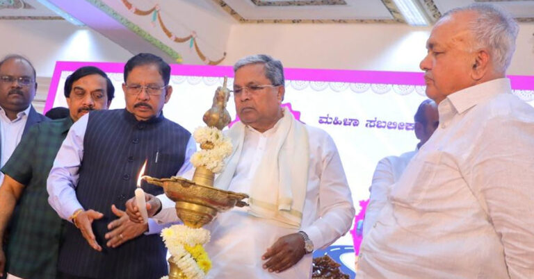 ಜನರ ದುಡ್ಡು ಜನರ ಜೇಬಿಗೆ ಹಾಕಿದರೆ ಬಿಜೆಪಿಯವರಿಗೆ ಹೊಟ್ಟೆಯುರಿ ಏಕೆ: ಸಿಎಂ ಪ್ರಶ್ನೆ ಜನರ ದುಡ್ಡು ಜನರ ಜೇಬಿಗೆ ಹಾಕಿದರೆ ಬಿಜೆಪಿಯವರಿಗೆ ಹೊಟ್ಟೆಯುರಿ ಏಕೆ: ಸಿಎಂ ಪ್ರಶ್ನೆ