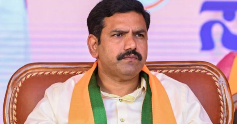 ಕಾಂಗ್ರೆಸ್ ಪ್ರತಿಭಟನೆ ಕಪಟ ನಾಟಕ: ಬಿ.ವೈ.ವಿಜಯೇಂದ್ರ ಕಾಂಗ್ರೆಸ್ ಪ್ರತಿಭಟನೆ ಕಪಟ ನಾಟಕ: ಬಿ.ವೈ.ವಿಜಯೇಂದ್ರ