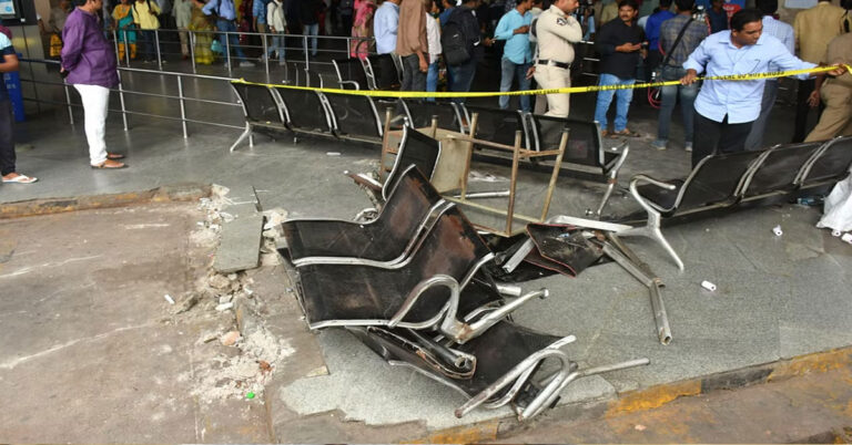 ಪ್ಲಾಟ್‍ಫಾರ್ಮ್ ಮೇಲೆ ಬಸ್ ಉರುಳಿ ಇಬ್ಬರ ಸಾವು