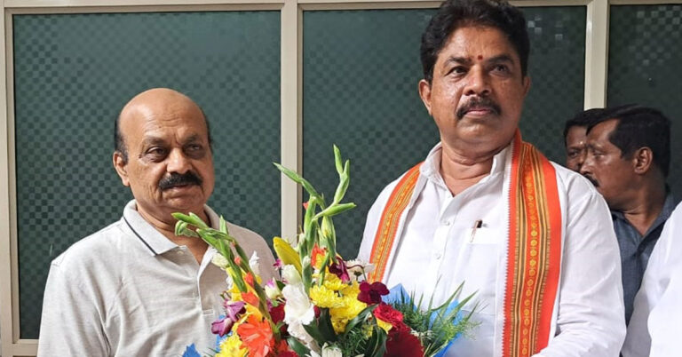 ಮಾಜಿ ಸಿಎಂ ಬೊಮ್ಮಾಯಿ ಮನೆಗೆ ಅಶೋಕ್ ಭೇಟಿ