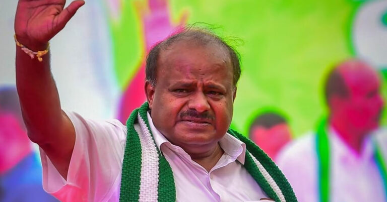 ಕೇಂದ್ರ ಸಚಿವ ಕುಮಾರಸ್ವಾಮಿಯವರ ಬಗ್ಗೆ ಅವಾಚ್ಯವಾಗಿ ನಿಂದಿಸಿದ ಮಹಿಳೆ ವಿರುದ್ಧ ದೂರು ಕೇಂದ್ರ ಸಚಿವ ಕುಮಾರಸ್ವಾಮಿಯವರ ಬಗ್ಗೆ ಅವಾಚ್ಯವಾಗಿ ನಿಂದಿಸಿದ ಮಹಿಳೆ ವಿರುದ್ಧ ದೂರು