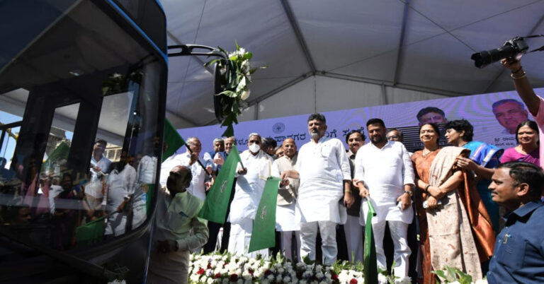 ಗ್ಯಾರಂಟಿ ಯೋಜನೆಗಳಿಂದ ಆರ್ಥಿಕ ಸುಧಾರಣೆಯಾಗಲಿದೆ : ಸಿದ್ದರಾಮಯ್ಯ ಗ್ಯಾರಂಟಿ ಯೋಜನೆಗಳಿಂದ ಆರ್ಥಿಕ ಸುಧಾರಣೆಯಾಗಲಿದೆ : ಸಿದ್ದರಾಮಯ್ಯ