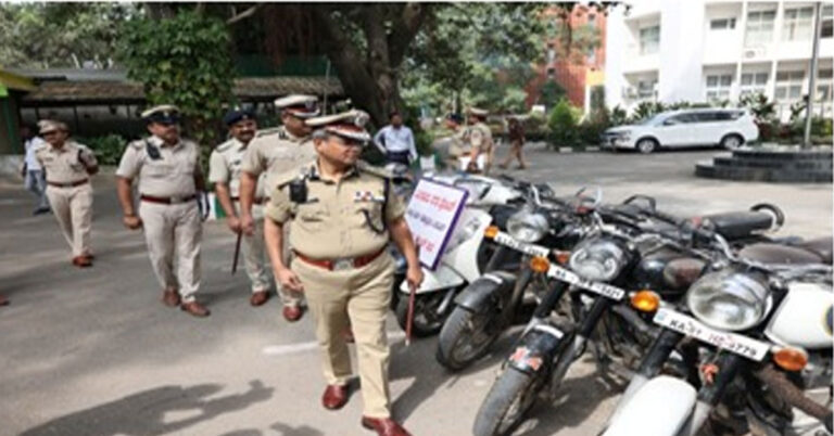ಮನೆ ಮುಂದೆ ನಿಲ್ಲಿಸಿದ್ದ ದ್ವಿಚಕ್ರ ವಾಹನಗಳನ್ನು ಕದಿಯುತ್ತಿದ್ದ ಮೂವರ ಬಂಧನ