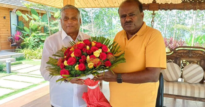 Kumaraswamy with V Somanna
