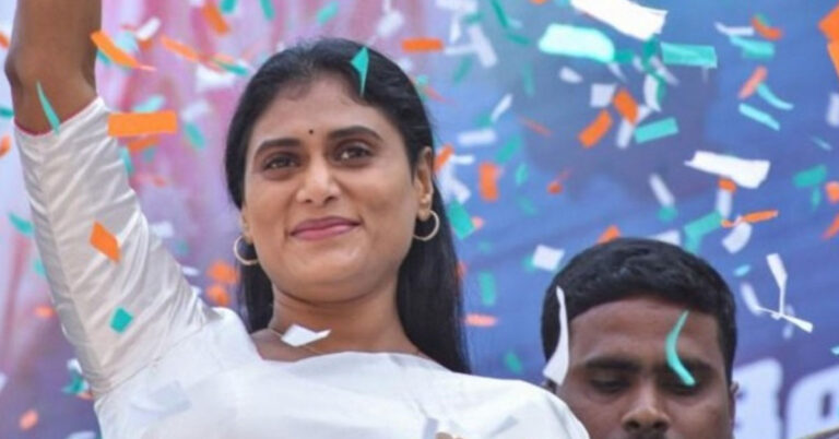 ಕಾಂಗ್ರೆಸ್‍ಗೆ ಸೇರ್ಪಡೆಗೊಂಡ ವೈ ಎಸ್ ಶರ್ಮಿಳಾ