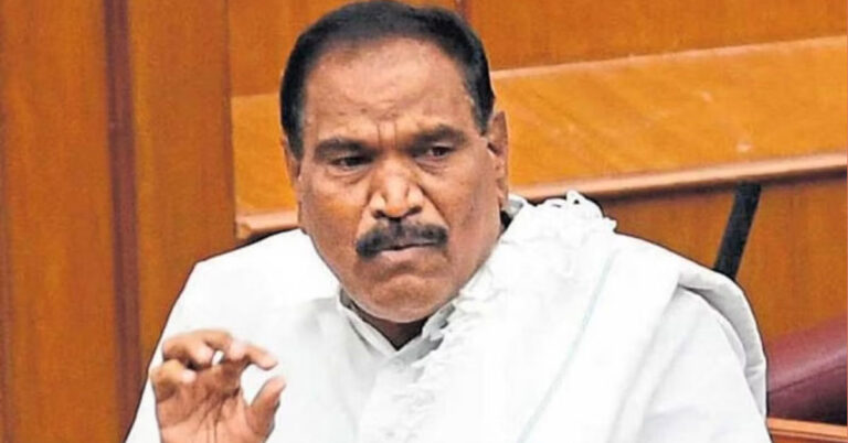 “ಬಾಂಬ್ ಹಾಕ್ತಿನಿ” ಎಂದ ಶಾಸಕ ಶಿವಲಿಂಗೇಗೌಡ ವಿರುದ್ಧ ಕಾನೂನು ಕ್ರಮಕ್ಕೆ ಜೆಡಿಎಸ್ ಆಗ್ರಹ “ಬಾಂಬ್ ಹಾಕ್ತಿನಿ” ಎಂದ ಶಾಸಕ ಶಿವಲಿಂಗೇಗೌಡ ವಿರುದ್ಧ ಕಾನೂನು ಕ್ರಮಕ್ಕೆ ಜೆಡಿಎಸ್ ಆಗ್ರಹ