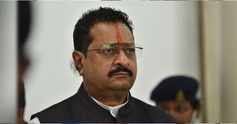 “ಯತ್ನಾಳ್ ಅವರೇ ರಾಜೀನಾಮೆ ನೀಡಿ ಅಪ್ಪನಿಗೆ ಹುಟ್ಟಿದ ಮಗ ಎಂದು ಸಾಬೀತು ಪಡಿಸಿ” : ಕೆಣಕುತ್ತಿರುವ ಕೈ ನಾಯಕರು “ಯತ್ನಾಳ್ ಅವರೇ ರಾಜೀನಾಮೆ ನೀಡಿ ಅಪ್ಪನಿಗೆ ಹುಟ್ಟಿದ ಮಗ ಎಂದು ಸಾಬೀತು ಪಡಿಸಿ” : ಕೆಣಕುತ್ತಿರುವ ಕೈ ನಾಯಕರು