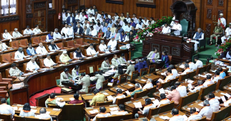 ಗ್ಯಾರಂಟಿ ಯೋಜನೆಗಳಿಂದ ಬಡತನದಿಂದ ಹೊರಬಂದಿವೆ 1.2 ಕೋಟಿಗೂ ಅಧಿಕ ಕುಟುಂಬಗಳು : ರಾಜ್ಯಪಾಲರು ಗ್ಯಾರಂಟಿ ಯೋಜನೆಗಳಿಂದ ಬಡತನದಿಂದ ಹೊರಬಂದಿವೆ 1.2 ಕೋಟಿಗೂ ಅಧಿಕ ಕುಟುಂಬಗಳು : ರಾಜ್ಯಪಾಲರು