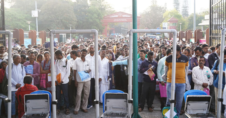ಜನತಾದರ್ಶನಕ್ಕೆ ಹರಿದುಬಂದ ಜನಸಾಗರ