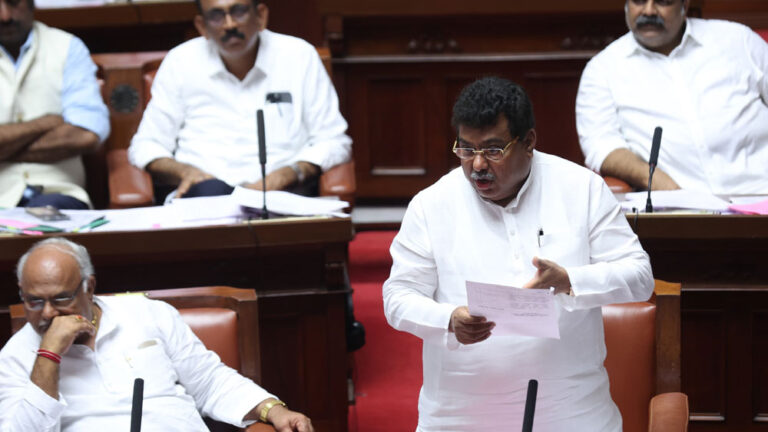 ರಾಜ್ಯದ ಹಿತದೃಷ್ಟಿಯಿಂದ 2ನೇ ಅಂತಾರಾಜ್ಯ ವಿಮಾನ ನಿಲ್ದಾಣ ಸ್ಥಾಪನೆ : ಎಂ.ಬಿ.ಪಾಟೀಲ್ ರಾಜ್ಯದ ಹಿತದೃಷ್ಟಿಯಿಂದ 2ನೇ ಅಂತಾರಾಜ್ಯ ವಿಮಾನ ನಿಲ್ದಾಣ ಸ್ಥಾಪನೆ : ಎಂ.ಬಿ.ಪಾಟೀಲ್