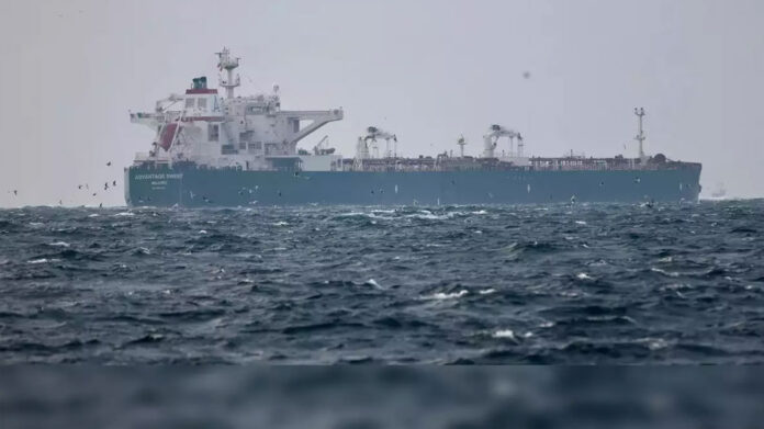 oil tanker sinks