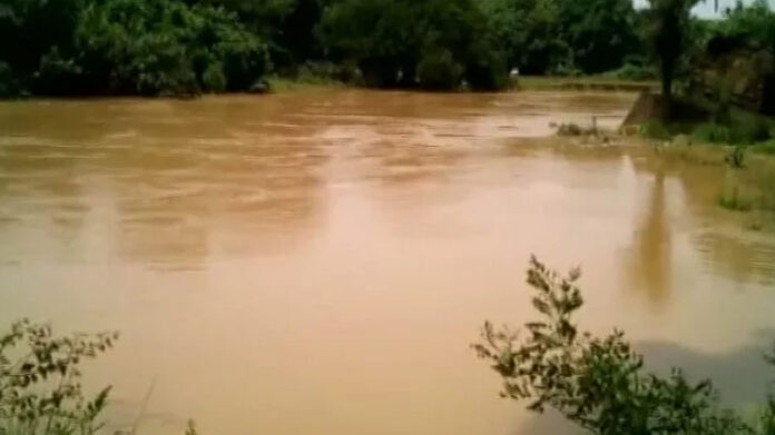 surge in river water