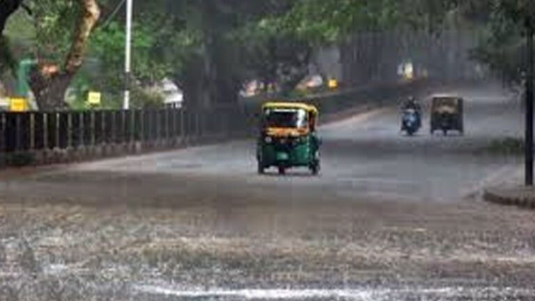 ರಾಜ್ಯದ ಹಲವೆಡೆ ಇಂದು ಗುಡುಗು-ಮಿಂಚಿನ ಸಹಿತ ಮಳೆ ಸಾಧ್ಯತೆ ರಾಜ್ಯದ ಹಲವೆಡೆ ಇಂದು ಗುಡುಗು-ಮಿಂಚಿನ ಸಹಿತ ಮಳೆ ಸಾಧ್ಯತೆ