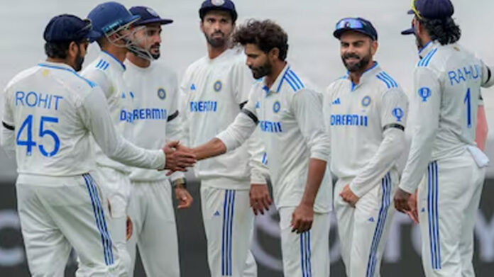 Indian team wear black armbands in memory of former PM Manmohan Singh