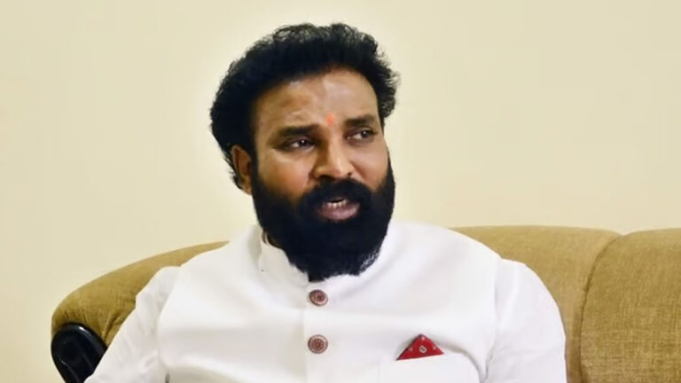 ಚಳಿಗಾಲ ಅಧಿವೇಶನ ವೇಳೆಗೆ ಹೊಸ ಸಿಎಂ ಬರ್ತಾರೆ : ಶ್ರೀರಾಮುಲು ಭವಿಷ್ಯ