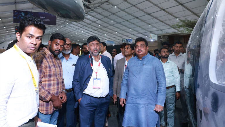 ಬೆಂಗಳೂರಲ್ಲಿ ಏರೋಸ್ಪೇಸ್ ಉದ್ಯಮಗಳ ಸ್ಥಾಪನೆಗೆ ಡಿಸಿಎಂ ಡಿಕೆಶಿ ಮನವಿ ಬೆಂಗಳೂರಲ್ಲಿ ಏರೋಸ್ಪೇಸ್ ಉದ್ಯಮಗಳ ಸ್ಥಾಪನೆಗೆ ಡಿಸಿಎಂ ಡಿಕೆಶಿ ಮನವಿ