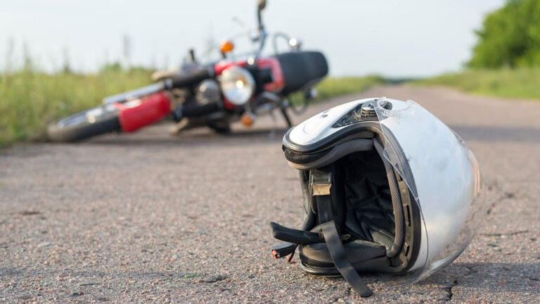 ಬೈಕ್‌ಗೆ ವಾಟರ್‌ಟ್ಯಾಂಕರ್‌ ಡಿಕ್ಕಿಯಾಗಿ ಅಪ್ಪ ಸಾವು, ಮಗ ಪಾರು