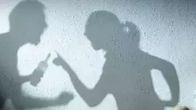 ಗರ್ಭಪಾತಕ್ಕೆ ಒತ್ತಾಯಿಸಿದ ಸ್ನೇಹಿತನಕತ್ತು ಸೀಳಿ ಕೊಂದ ಅಪ್ರಾಪ್ತೆ