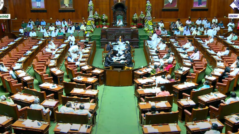 ವಿಧಾನಸಭೆಯಲ್ಲಿ ಗದ್ದಲಕ್ಕೆ ಕಾರಣವಾಯ್ತು ಬಜೆಟ್ ಮೇಲೆ ಚರ್ಚೆ ವೇಳೆ ಸಿಎಂ, ಸಚಿವರು ಹಾಗೂ ಅಧಿಕಾರಿಗಳು ಗೈರು ಹಾಜರಿ