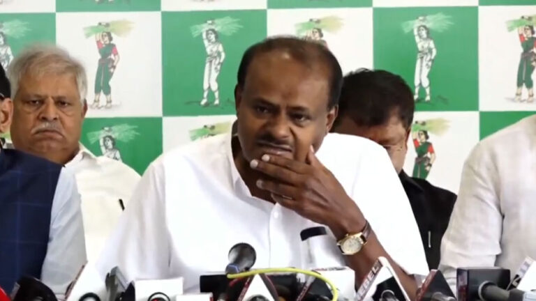 ಬಳ್ಳಾರಿಯಲ್ಲಿ ಡಿಕೆಶಿ ಅಕ್ರಮ ಗಣಿಗಾರಿಕೆ ಕುರಿತು ನನ್ನ ಬಳಿ ಟನ್ ಗಟ್ಟಲೆ ದಾಖಲೆ ಇವೆ : ಹೆಚ್ಚಿಕೆ ಬಳ್ಳಾರಿಯಲ್ಲಿ ಡಿಕೆಶಿ ಅಕ್ರಮ ಗಣಿಗಾರಿಕೆ ಕುರಿತು ನನ್ನ ಬಳಿ ಟನ್ ಗಟ್ಟಲೆ ದಾಖಲೆ ಇವೆ : ಹೆಚ್ಚಿಕೆ