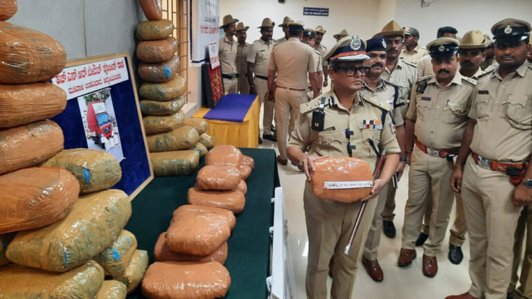 ಬೆಂಗಳೂರು : ರೌಡಿ ಸೇರಿ ನಾಲ್ವರ ಬಂಧನ : 90 ಲಕ್ಷ ರೂ.ಬೆಲೆಯ ಗಾಂಜಾ ಜಪ್ತಿ