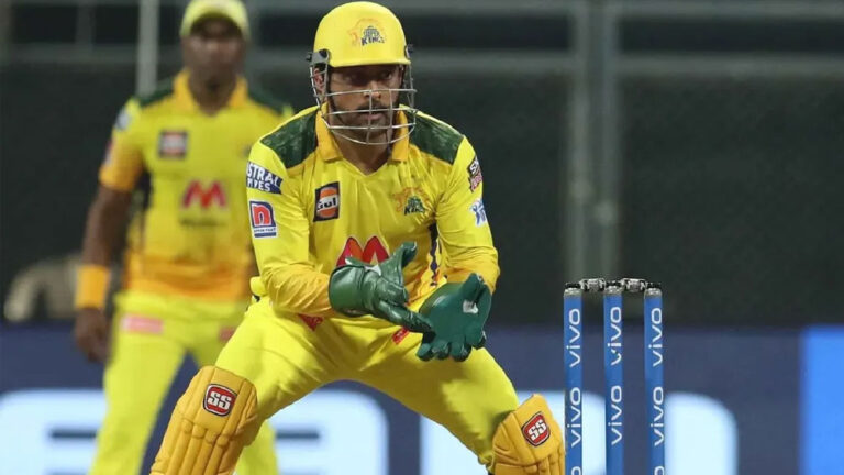 ಪಿಕ್ ಪ್ಯಾಕೆಟರ್‌ಗಳಿಗಿಂತ ಧೋನಿಯ ಕೀಪಿಂಗ್ ಚುರುಕು: ರವಿಶಾಸ್ತ್ರಿ