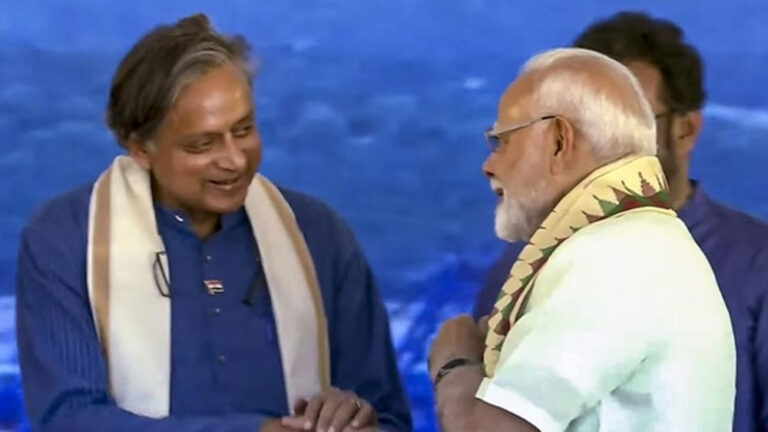 ಮೋದಿ ಗುಣಗಾನ ಮಾಡಿದ ಕಾಂಗ್ರೆಸ್ ಸಂಸದ ಶಶಿ ತರೂರ್