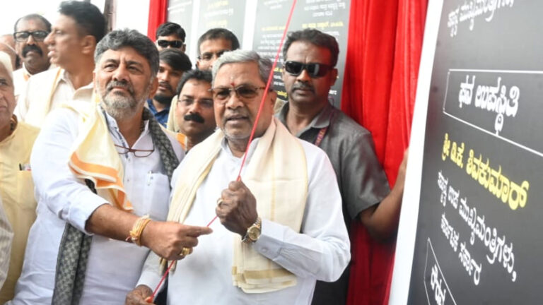 ಸಿಎಂ ಕುರ್ಚಿ ಕುಸ್ತಿ : “ಸಿದ್ದರಾಮಯ್ಯರನ್ನು ಬೆಂಬಲಿಸುವುದು ಬಿಟ್ಟು ನನಗೆ ಬೇರೆ ಆಯ್ಕೆಗಳೇ ಇಲ್ಲ” ಎಂದ ಡಿಕೆಶಿ