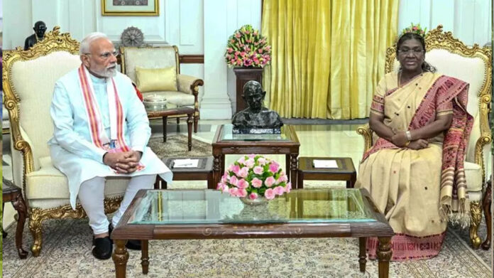 Modi Meets President Droupadi Murmu at Rashtrapati Bhavan Nation https://www.deccanchronicle.com/nation/modi-meets-president-droupadi-murmu-at-rashtrapati-bhavan-1895322