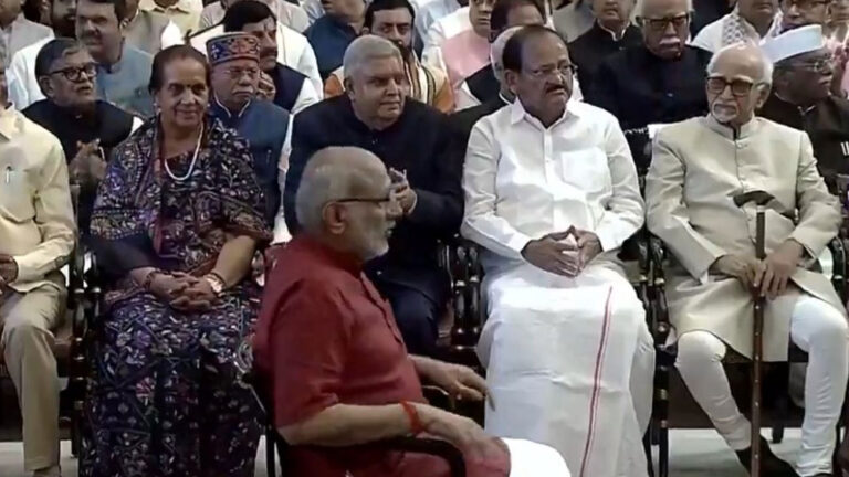 ಉಪರಾಷ್ಟ್ರಪತಿ ರಾಧಾಕೃಷ್ಣನ್‌ ಪ್ರಮಾಣ ವಚನ ಸಂದರ್ಭದಲ್ಲಿ ಸಾರ್ವಜನಿಕವಾಗಿ ಕಾಣಿಸಿಕೊಂಡ ಧನ್ಕರ್‌