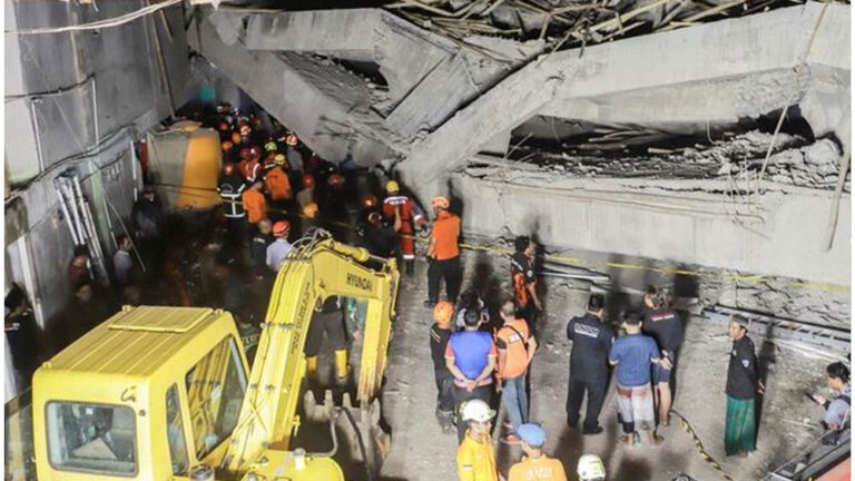 ಇಂಡೋನೇಷ್ಯಾ : ಶಾಲಾ ಕಟ್ಟಡ ಕುಸಿದು ಮೂವರ ಸಾವು, 38 ಮಂದಿ ಕಣ್ಮರೆ