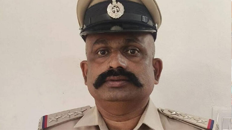 ಧರ್ಮಾಂಧರಿಂದ ಕಲ್ಲು ತೂರಾಟ ಪ್ರಕರಣ : ಮದ್ದೂರು ಠಾಣೆ ಇನ್ಸ್ ಪೆಕ್ಟರ್‌ ಅಮಾನತು