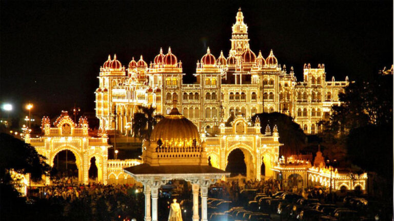 ವೈಭವದ ದಸರಾಗೆ ಸಿಂಗಾರಗೊಂಡ ಸಾಂಸ್ಕೃತಿಕ ನಗರಿ ಮೈಸೂರು