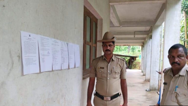 ವಿಚಾರಣೆಗೆ ಹಾಜರಾಗುವಂತೆ ಮಹೇಶ್‌ ತಿಮರೋಡಿ ಮನೆಗೆ ನೋಟೀಸ್‌‍ ಅಂಟಿಸಿದ ಪೊಲೀಸರು