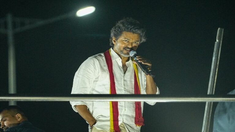 ಕರೂರು ಕಾಲ್ತುಳಿತ ದುರಂತ : ಮೃತರ ಕುಟುಂಬಕ್ಕೆ ತಲಾ 20 ಲಕ್ಷ ರೂ. ಪರಿಹಾರ ಘೋಷಿಸಿದ ವಿಜಯ್