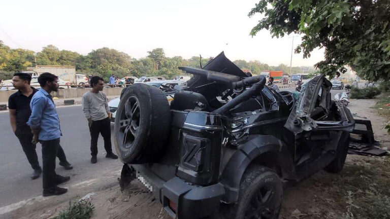 ದೆಹಲಿ-ಗುರುಗ್ರಾಮ ಎಕ್ಸ್ ಪ್ರೆಸ್‌‍ವೇನಲ್ಲಿ ಡಿವೈಡರ್‌ಗೆ ಕಾರು ಡಿಕ್ಕಿಯಾಗಿ ಐವರ ಸಾವು