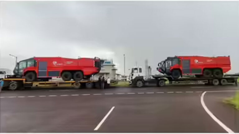 ವಿಜಯಪುರ ವಿಮಾನ ನಿಲ್ದಾಣಕ್ಕೆ ಆಸ್ಟ್ರಿಯಾದಿಂದ ಬಂದಿಳಿದ 2 ಅಗ್ನಿಶಾಮಕ ವಾಹನ