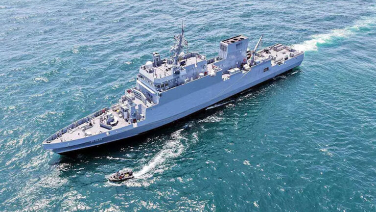 ನೀರಿಗಿಳಿಯಲು ಸಿದ್ಧವಾಗಿದೆ ಜಲಾಂತರ್ಗಾಮಿ ವಿರೋಧಿ ಯುದ್ಧ ನೌಕೆ ಆಂಡ್ರೋತ್‌