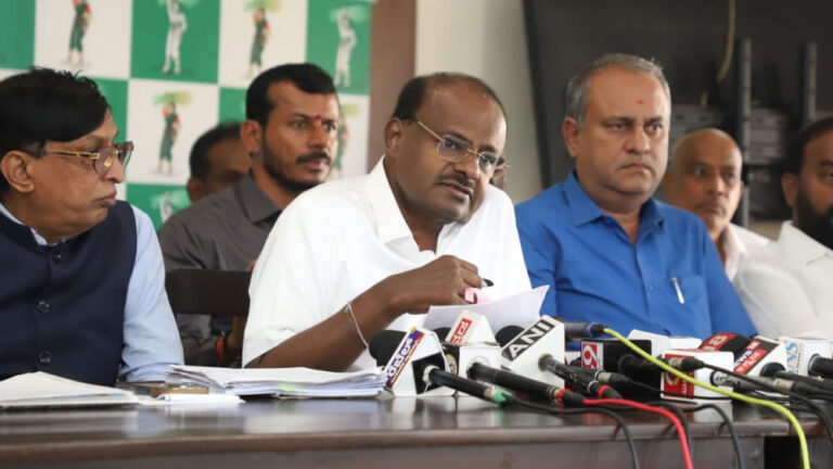 ಎ-ಖಾತಾ ಪರಿವರ್ತನೆ ನೆಪದಲ್ಲಿ ಲೂಟಿ ಮಾಡುತ್ತಿದೆ ಸರ್ಕಾರ : ಹೆಚ್ಡಿಕೆ ಆರೋಪ